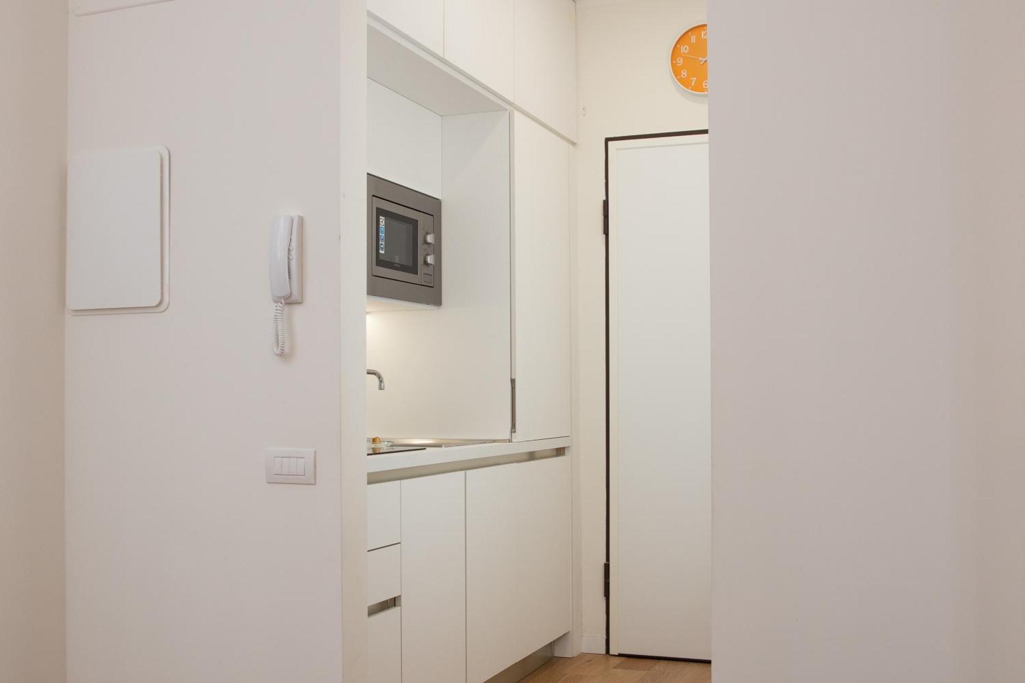 Klimt Central Station - Two Room Apartment Милан Экстерьер фото